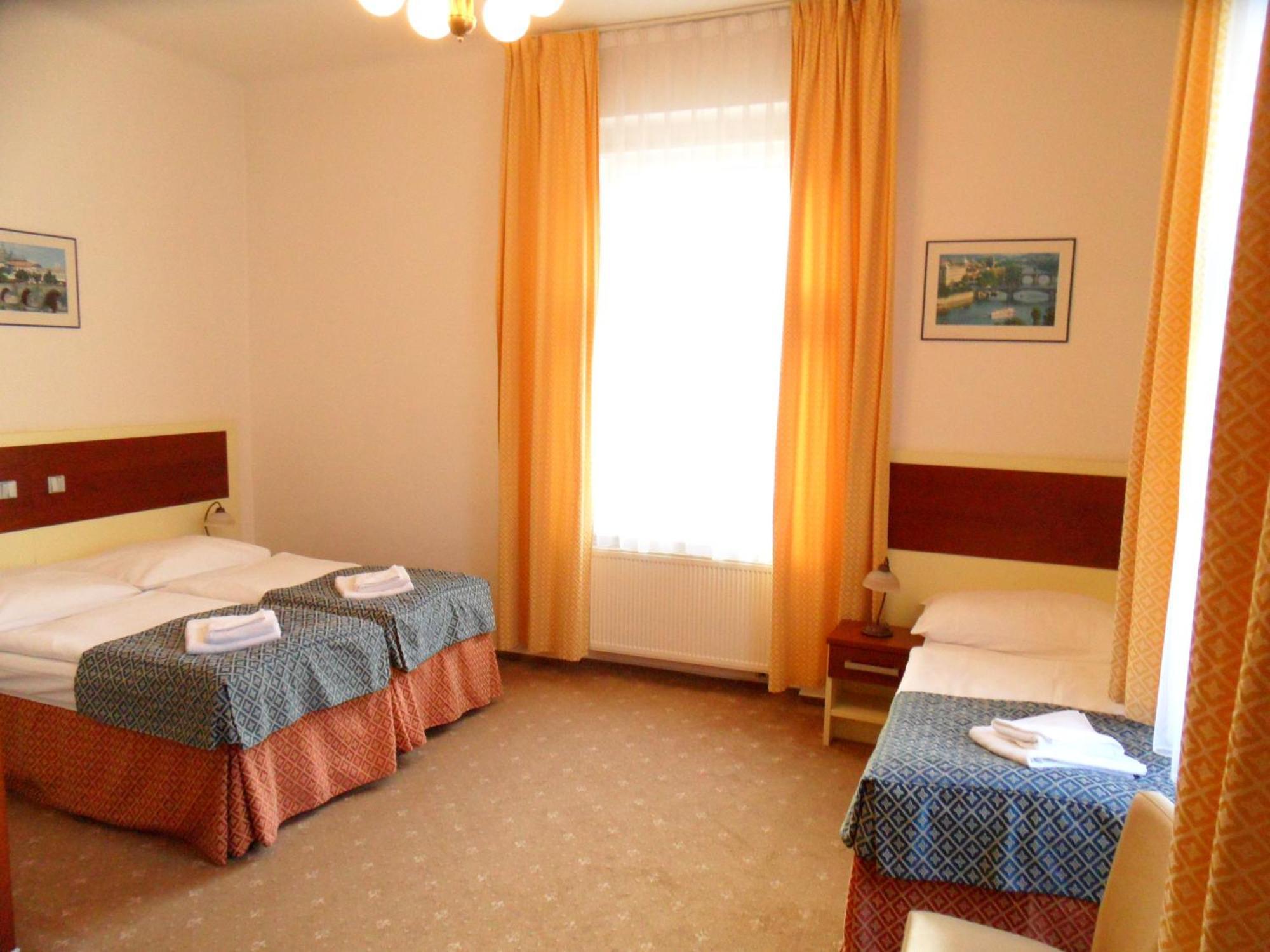 Otel Atos 3*